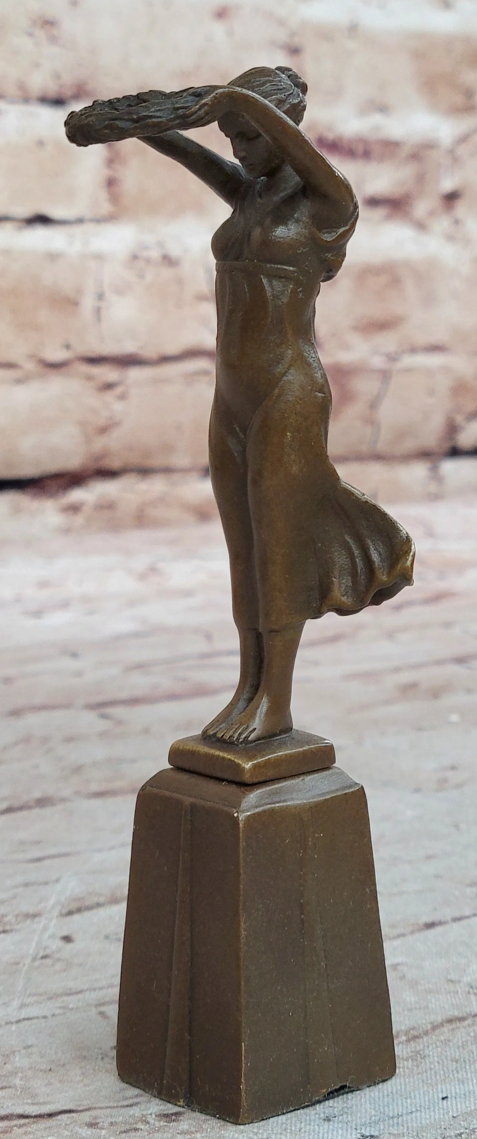 Bronze Sculpture Roman Lady Holding out Crown Wreath Laurels Ancient Rome Figure