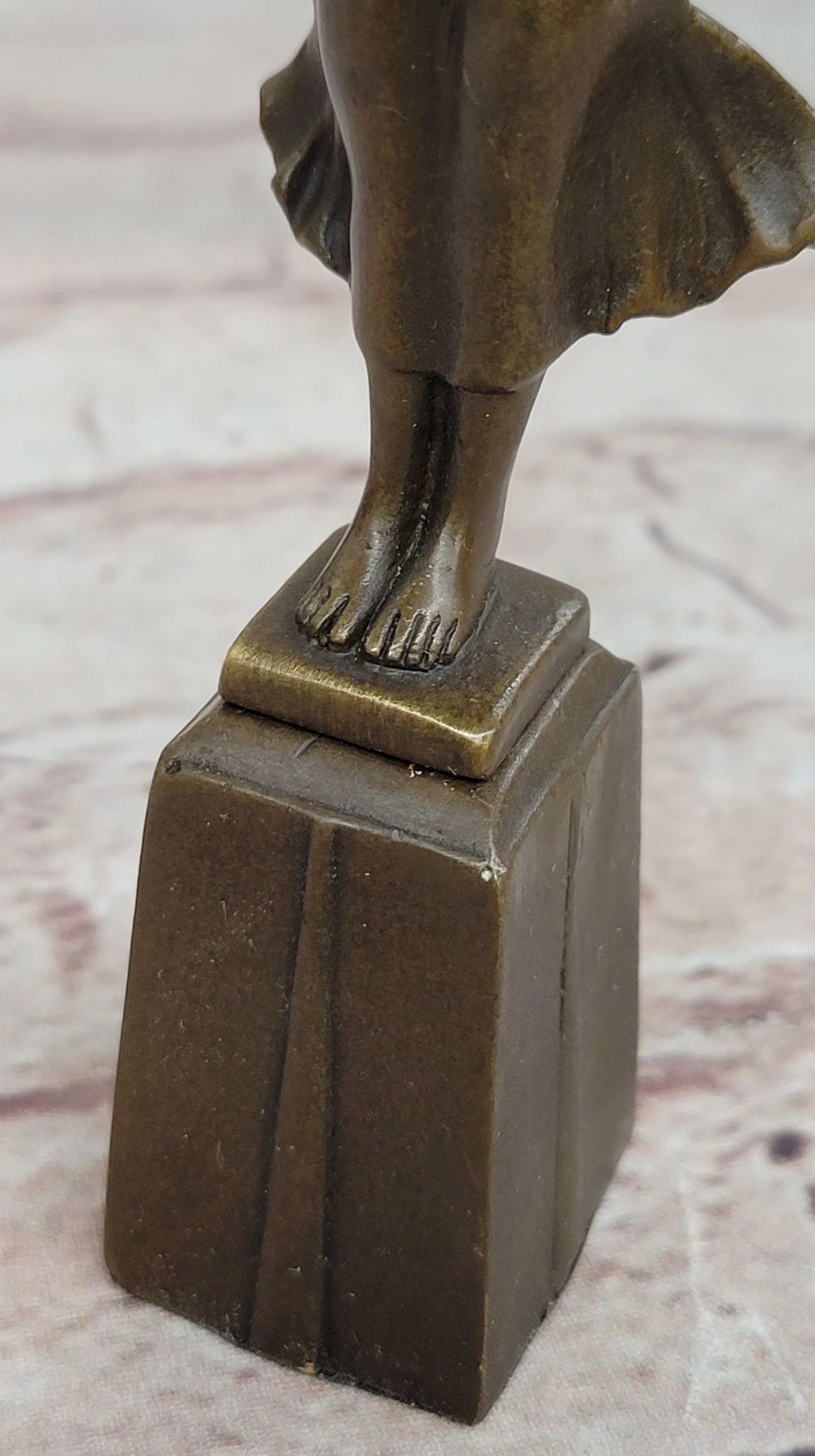 Bronze Sculpture Roman Lady Holding out Crown Wreath Laurels Ancient Rome Figure